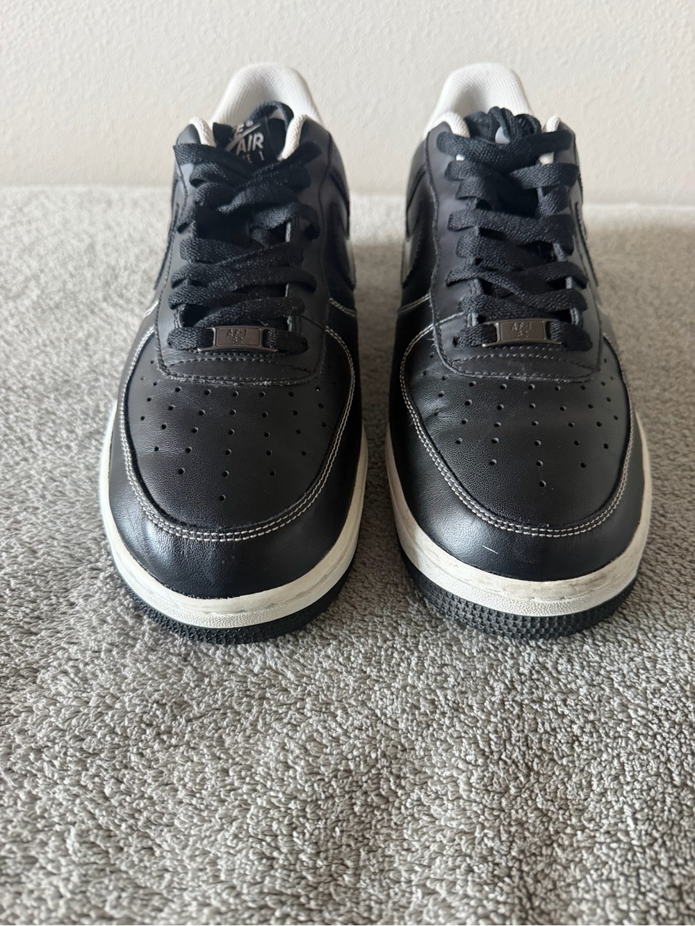 Nike Low-Top Sneakers in Black and White Trim - Picture 2 of 11